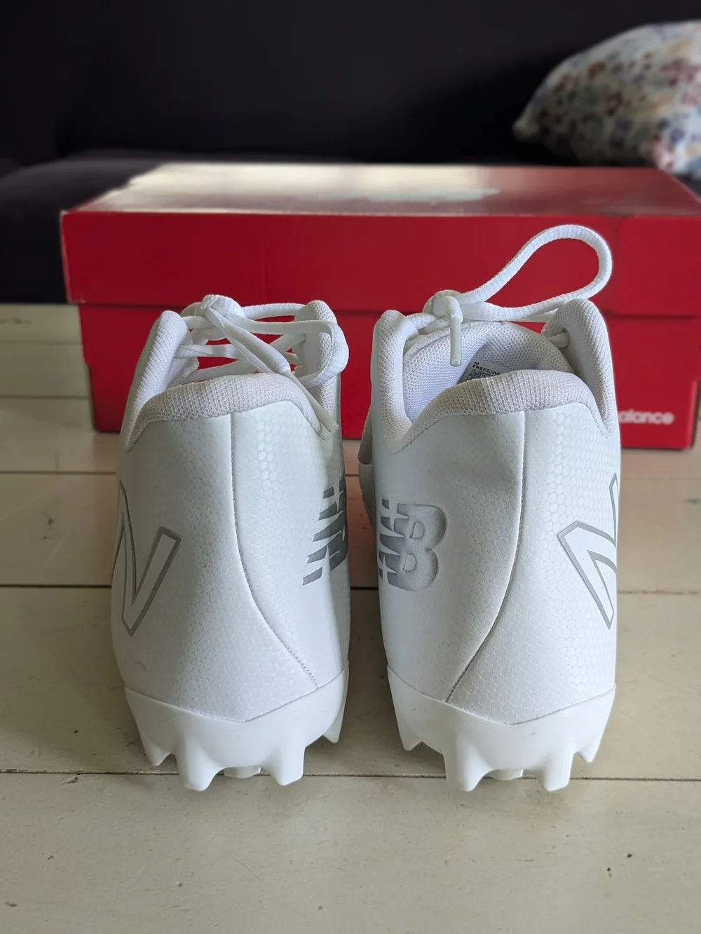 BRAND NEW: YOUTH: New Balance Freeze V3 Jr White Lacrosse Cleat - Size 5.5